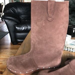 Vintage suede brown boots by SANITA
